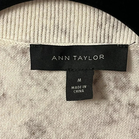 Women’s Ann Taylor Button Down Top Size Medium - Picture 3 of 7